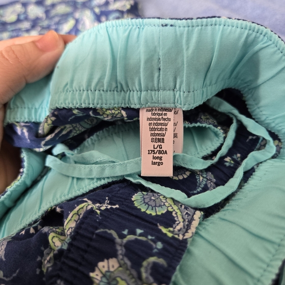 Victoria Secrets Paisley Patterned Pyjama Set - Picture 15 of 15